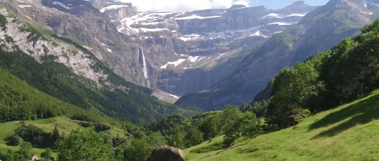 Alamedin Gorge